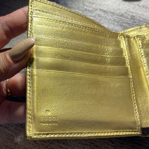(Traded )Gucci Gold Wallet 🤩 - Picture 10 of 12